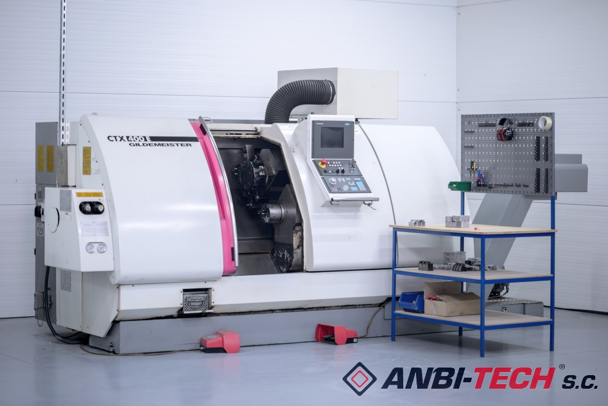 Tokarka GILDEMEISTER CTX 400 E w hali Anbi-Tech – park maszynowy CNC