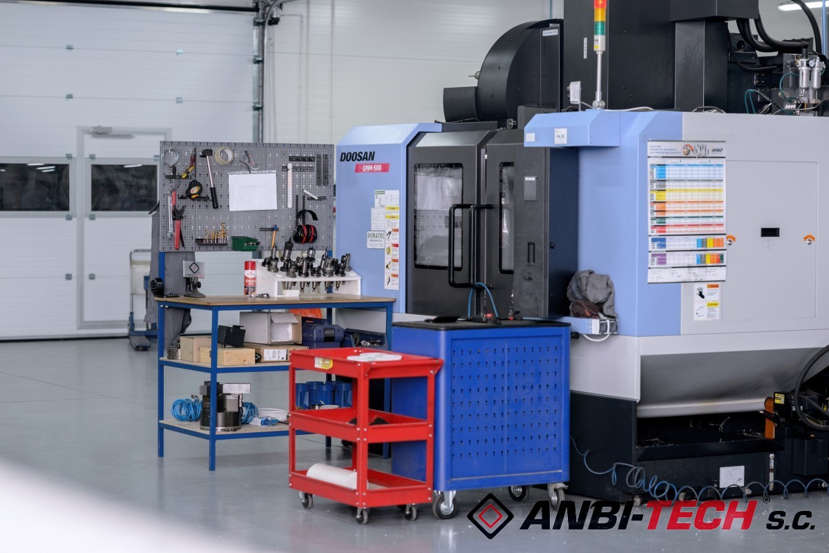 DOOSAN DNM 500 milling machine - 3-axis machining centre